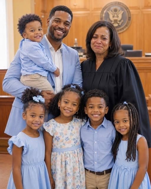 This Single Dad Fought to Adopt 5 Siblings Under 7 Before They Were Separated – The Judge Broke Down After Learning Why