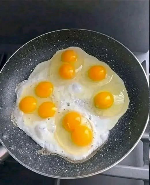 How Many Eggs Are in the Pan!?