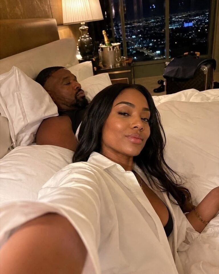 At 3:07 a.m., She Sent Me the Photo That Ended His Career by Noon