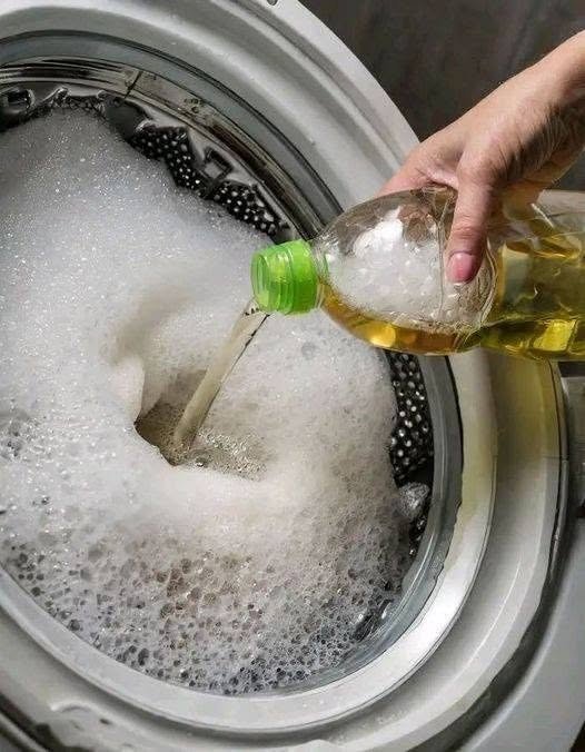 Vinegar is the key to whiter whites and softer towels, but most use it wrong. Here’s the right way to use it.