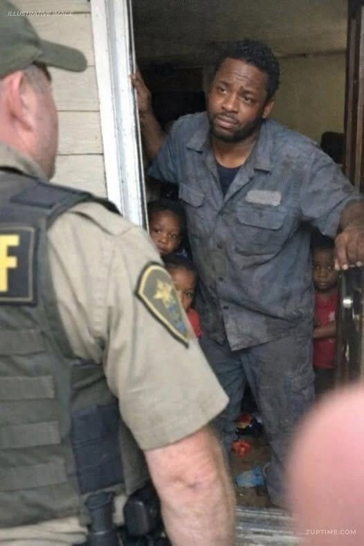 I Returned a Wallet Full of Cash I Found at Work — The Next Morning a Sheriff Knocked on My Door 1
