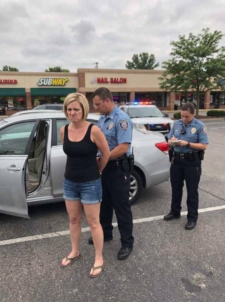 A Gold Shield in a Pocket Changes a Roadside Traffic Stop – America Focus
